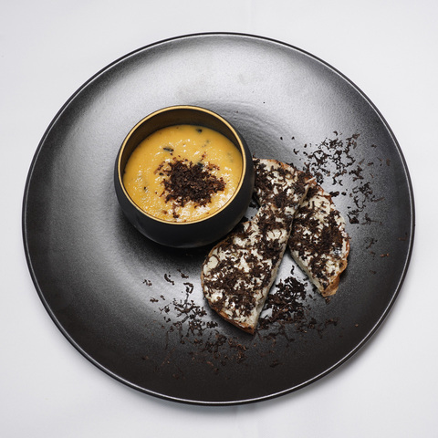 KITH 大阪 スタジアムジャケット 赤白(未使用) 大阪限定 KITH 大阪 スタジアムジャケット 赤白(未使用) 大阪限定